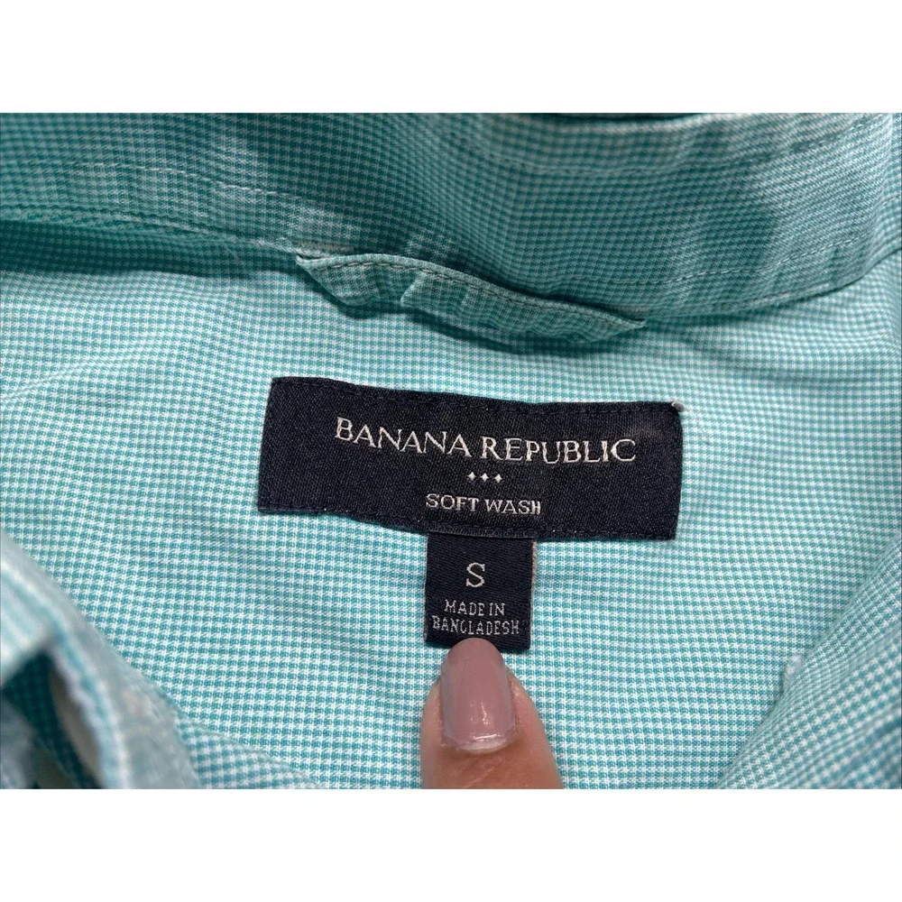 Banana Republic Mens Button Down Shirt Small Light Blue Long Sleeve